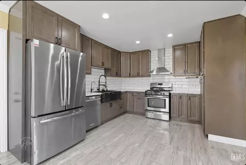 Kitchen - 615 2nd St, Taft, CA 93268 photo 1 of 2
