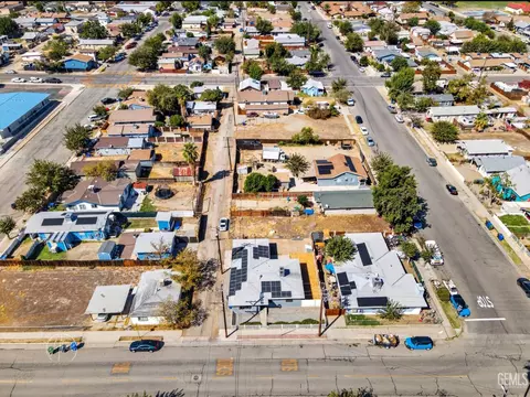 View/Area - 615 2nd St, Taft, CA 93268 photo 4 of 4