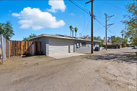 Exterior - 615 2nd St, Taft, CA 93268 photo 2 of 4