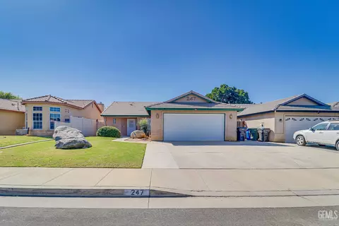 247 Deep Creek Dr, Bakersfield, CA 93308