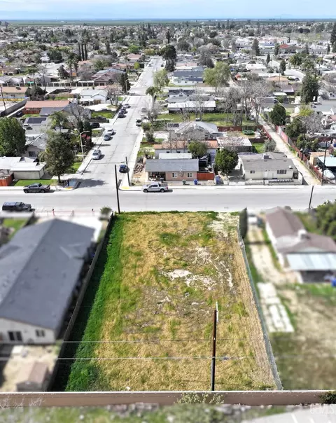 1526 D St, Wasco, CA 93280 photo 4