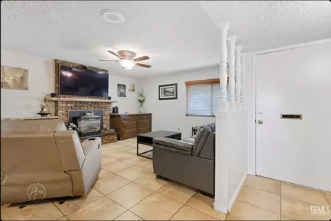 Entry Way - 1014 3rd St, Taft, CA 93268 photo 3 of 3