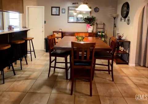 Dining - 1014 3rd St, Taft, CA 93268 photo 1 of 1