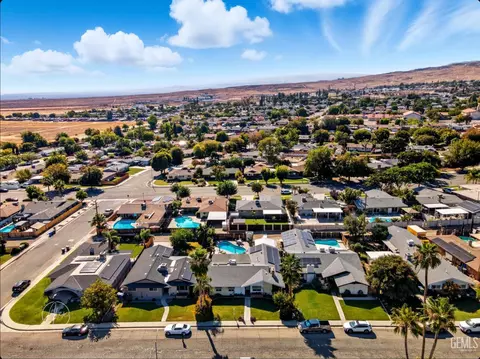 View/Area - 1014 3rd St, Taft, CA 93268 photo 3 of 4
