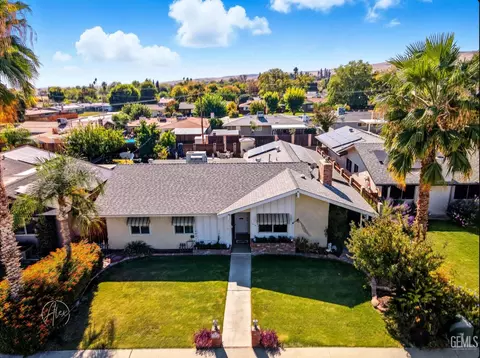 View/Area - 1014 3rd St, Taft, CA 93268 photo 1 of 4