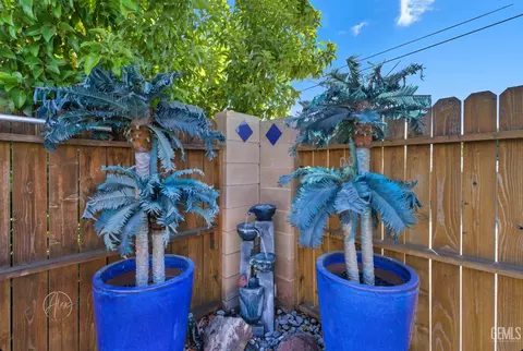 Exterior - 1014 3rd St, Taft, CA 93268 photo 5 of 5