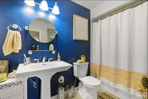 Bath - 1014 3rd St, Taft, CA 93268 photo 1 of 2
