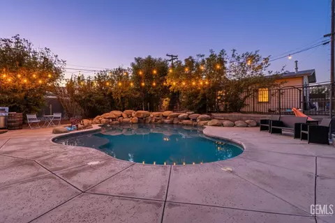 Exterior - 101 Meter St, Maricopa, CA 93252 photo 2 of 9