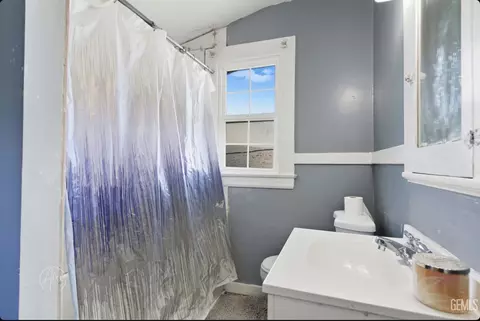 Bath - 101 Meter St, Maricopa, CA 93252 photo 2 of 2