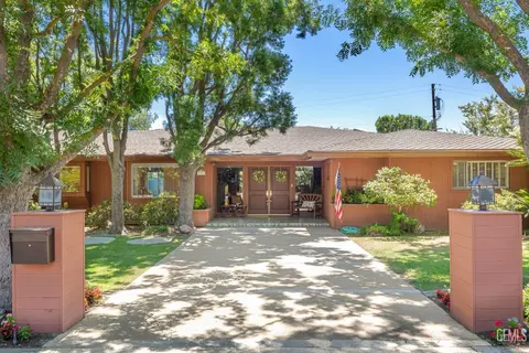 7235 Meadowbrook Ln, Bakersfield, CA 93309