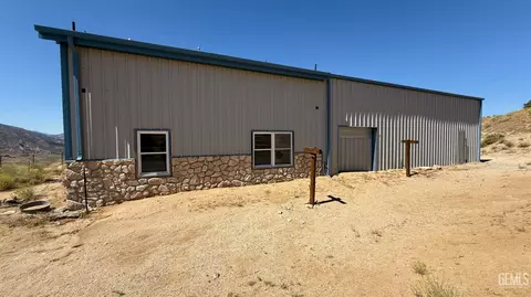 Exterior - 1811 Hayride Rd, Lebec, CA 93243 photo 3 of 3