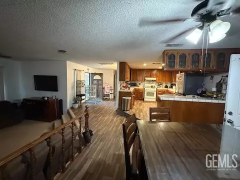 403 W Euclid Ave, Shafter, CA 93263 photo 15