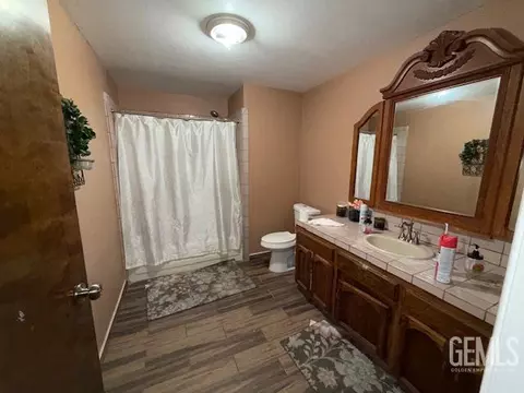 403 W Euclid Ave, Shafter, CA 93263 photo 9