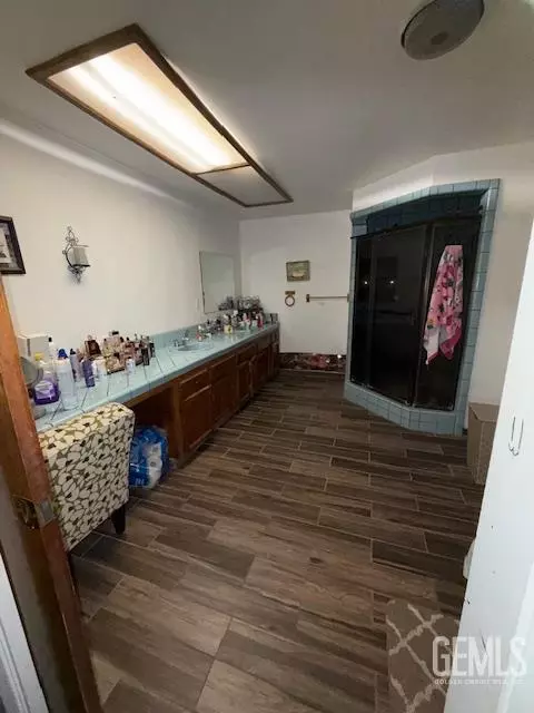 403 W Euclid Ave, Shafter, CA 93263 photo 13