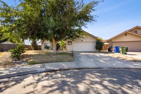 1401 N Nichols Ave, Dinuba, CA 93618