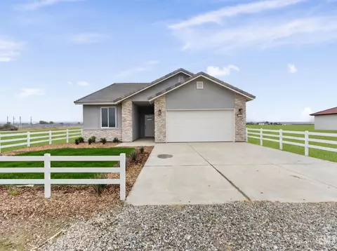 28102 Valley West Rd, Taft, CA 93268