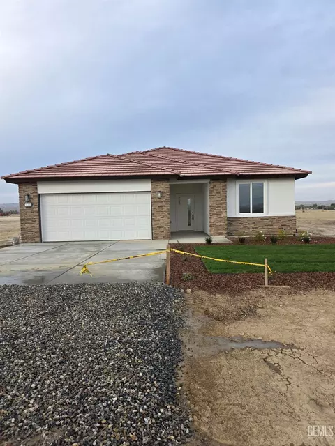 Exterior - 28108 Valley West Rd, Taft, CA 93268 photo 11 of 13