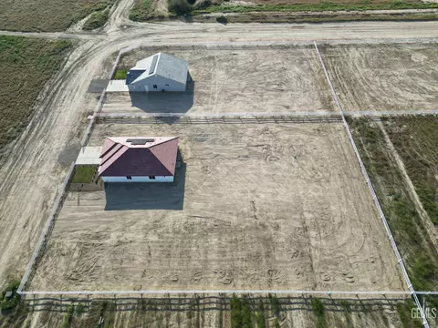 View/Area - 28108 Valley West Rd, Taft, CA 93268 photo 3 of 5