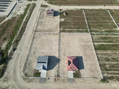 View/Area - 28108 Valley West Rd, Taft, CA 93268 photo 4 of 5