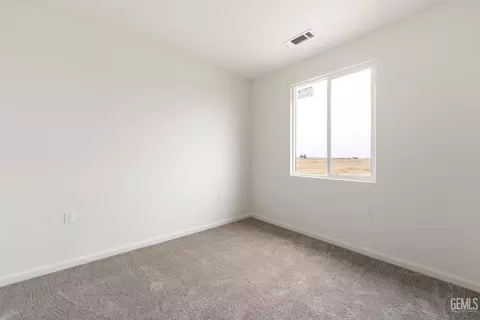 Bedroom - 28108 Valley West Rd, Taft, CA 93268 photo 5 of 8
