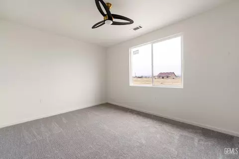 Bedroom - 28108 Valley West Rd, Taft, CA 93268 photo 7 of 8