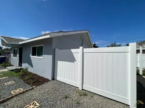 708 Wilson Ave, Bakersfield, CA 93308