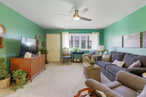 541 Front St, Taft, CA 93268 photo 4