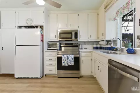 541 Front St, Taft, CA 93268 photo 9