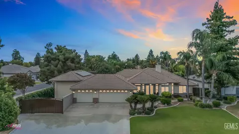 6105 Valley Crest Dr, Bakersfield, CA 93308