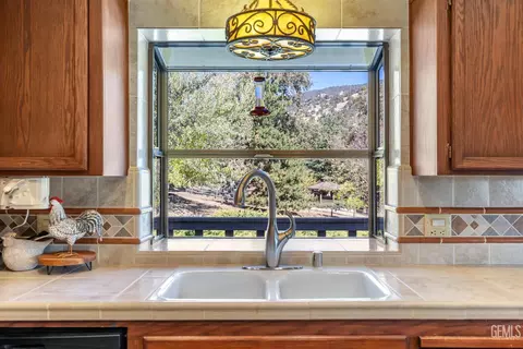 24301 Silver Creek Way, Tehachapi, CA 93561 photo 21
