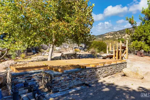 24301 Silver Creek Way, Tehachapi, CA 93561 photo 46