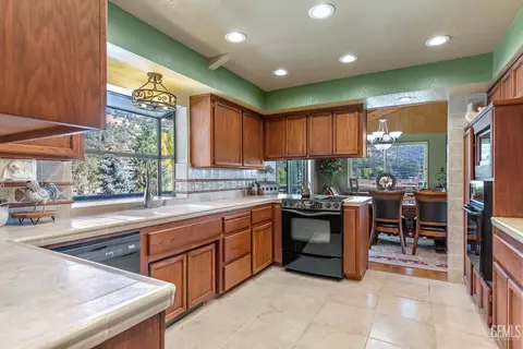 24301 Silver Creek Way, Tehachapi, CA 93561 photo 20