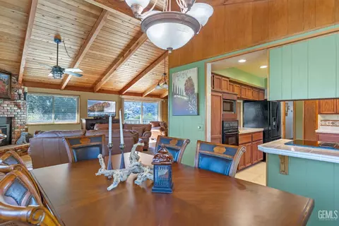 24301 Silver Creek Way, Tehachapi, CA 93561 photo 17