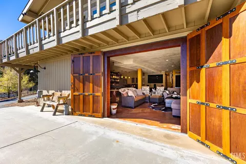 24301 Silver Creek Way, Tehachapi, CA 93561 photo 9