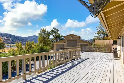 24301 Silver Creek Way, Tehachapi, CA 93561 photo 48