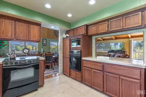 24301 Silver Creek Way, Tehachapi, CA 93561 photo 22