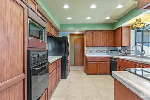 24301 Silver Creek Way, Tehachapi, CA 93561 photo 18