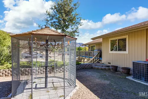 24301 Silver Creek Way, Tehachapi, CA 93561 photo 6