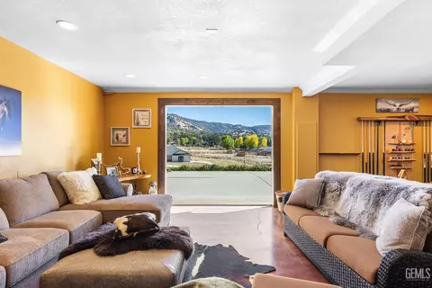 24301 Silver Creek Way, Tehachapi, CA 93561 photo 40