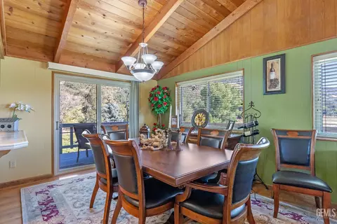 24301 Silver Creek Way, Tehachapi, CA 93561 photo 13