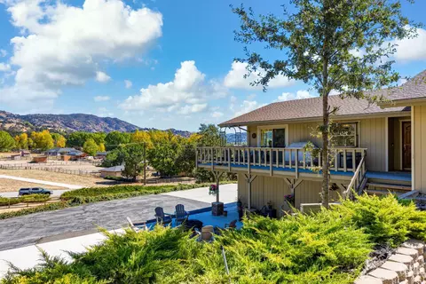 24301 Silver Creek Way, Tehachapi, CA 93561 photo 4