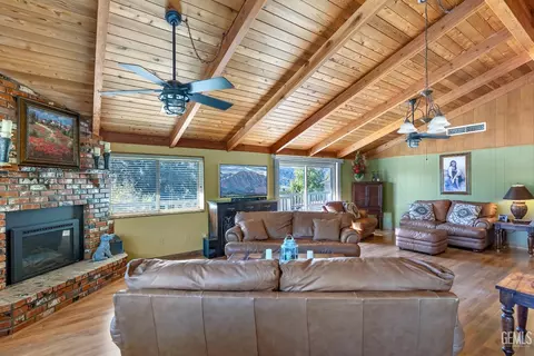 24301 Silver Creek Way, Tehachapi, CA 93561 photo 14
