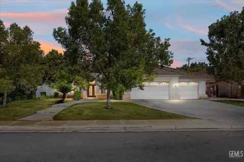 8614 Exodus Ln, Bakersfield, CA 93312