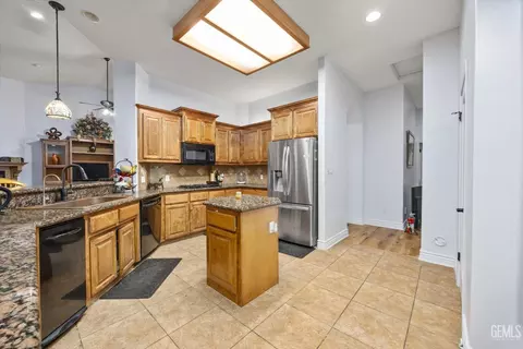 Kitchen - 901 Katie Ct, Shafter, CA 93263 photo 2 of 5
