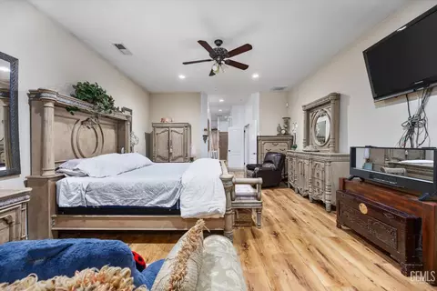 Bedroom - 901 Katie Ct, Shafter, CA 93263 photo 2 of 6