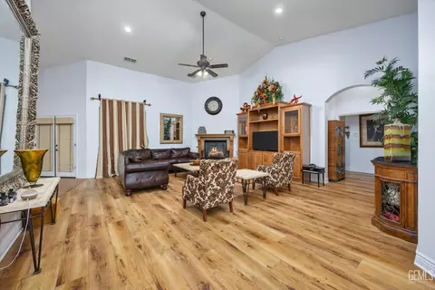 Other - 901 Katie Ct, Shafter, CA 93263 photo 2 of 6