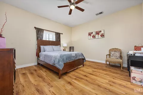 Bedroom - 901 Katie Ct, Shafter, CA 93263 photo 3 of 6