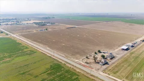 20904 Adobe Rd, Bakersfield, CA 93307 photo 3
