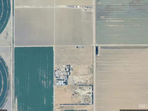 20904 Adobe Rd, Bakersfield, CA 93307 photo 9