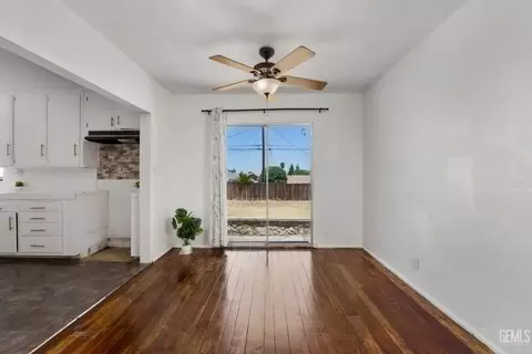 Other - 704 B St, Taft, CA 93268 photo 4 of 7